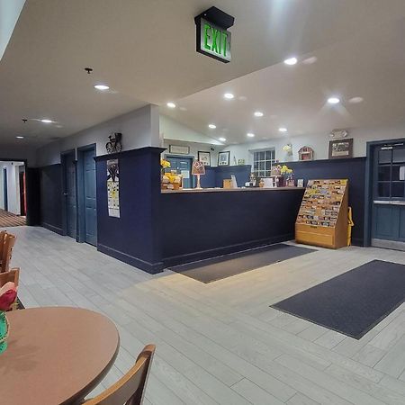 Countryside Inn Nappanee Екстериор снимка