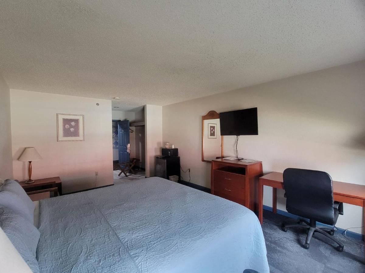 Countryside Inn Nappanee Екстериор снимка