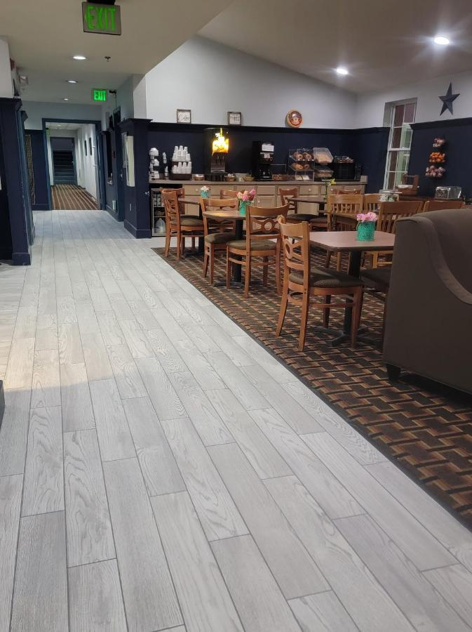 Countryside Inn Nappanee Екстериор снимка