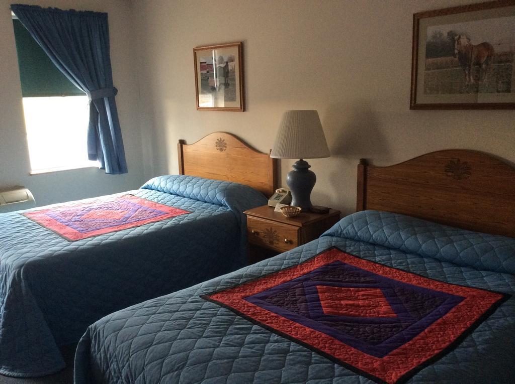 Countryside Inn Nappanee Стая снимка