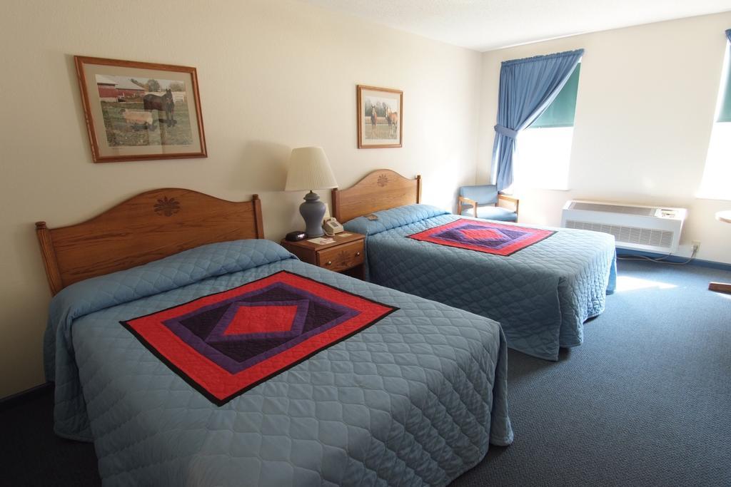 Countryside Inn Nappanee Стая снимка