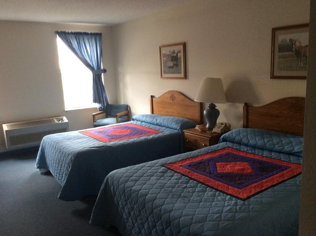 Countryside Inn Nappanee Стая снимка
