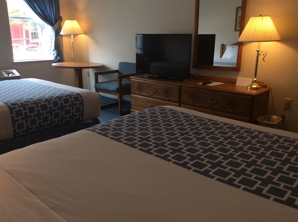 Countryside Inn Nappanee Екстериор снимка
